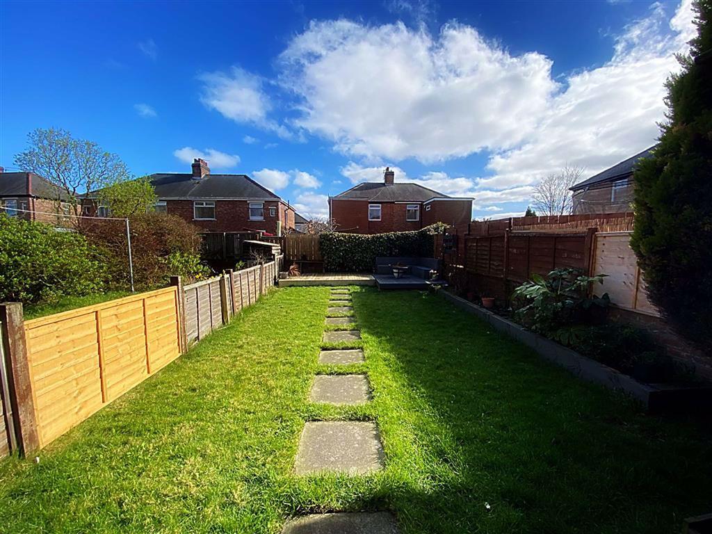 Coldstream Gardens, Wallsend, Tyne & Wear, NE28 2 bed apartment £85,000