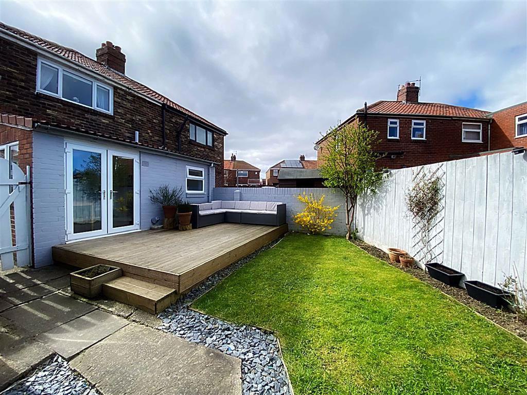 Warkworth Avenue, Wallsend, Tyne And Wear, NE28 2 bed semidetached house £145,000