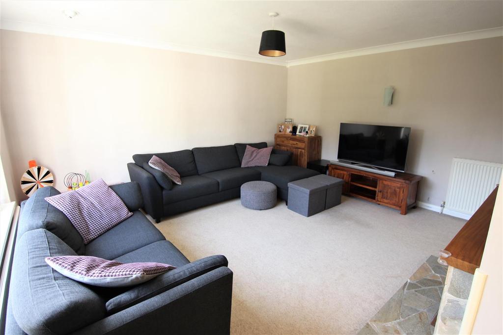 Dunstall Avenue, Burgess Hill 4 bed detached house £489,950