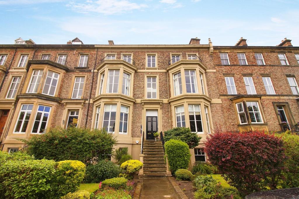 Priors Terrace, Tynemouth 3 bed flat £450,000