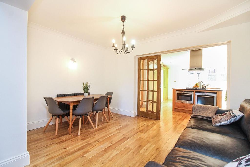 Priors Terrace, Tynemouth 3 bed flat £450,000