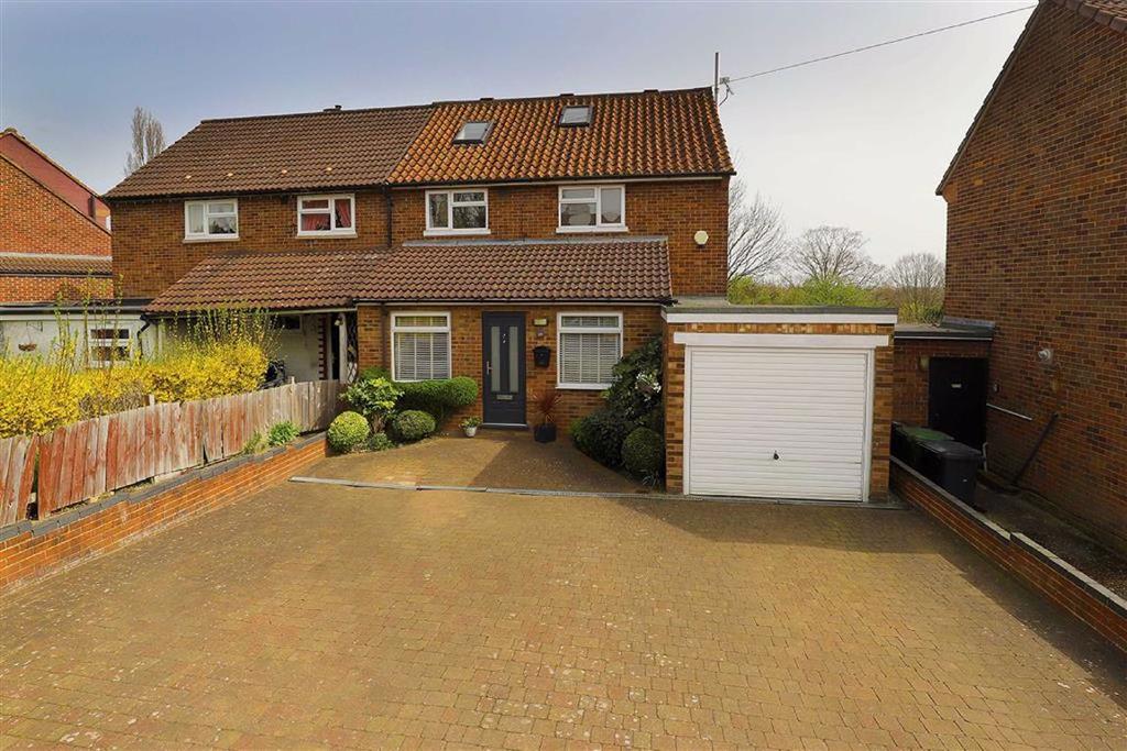 Creighton Avenue, St. Albans... 5 bed semidetached house £650,000