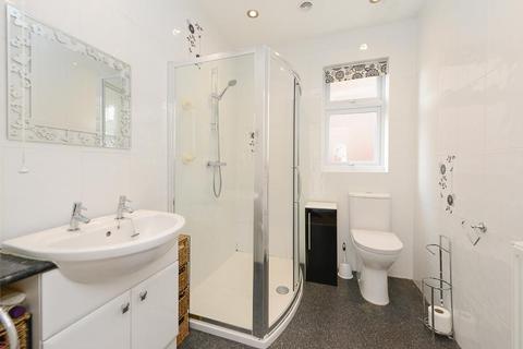 8 Bulcote Drive, Burton Joyce, Nottingham, NG14 5AX