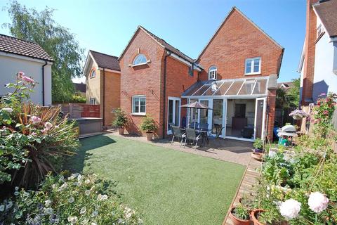 84 Grantham Avenue, Great Notley, Braintree, CM77 7FP