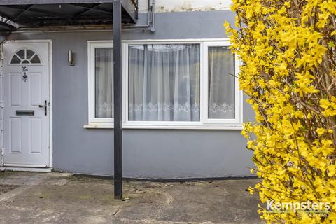 36b Bridge Road, Grays, RM17 6BU
