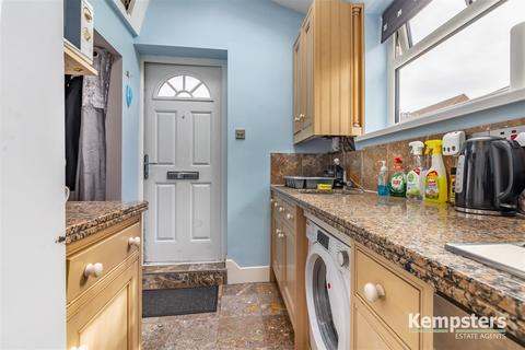 36b Bridge Road, Grays, RM17 6BU
