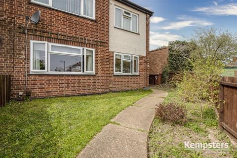 34 Elm Road, Aveley, South Ockendon, RM15 4SX
