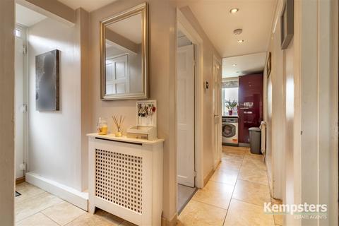 34 Elm Road, Aveley, South Ockendon, RM15 4SX