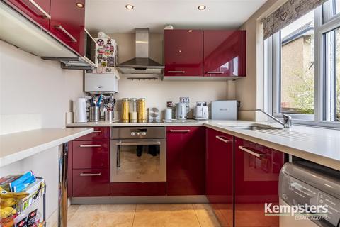 34 Elm Road, Aveley, South Ockendon, RM15 4SX