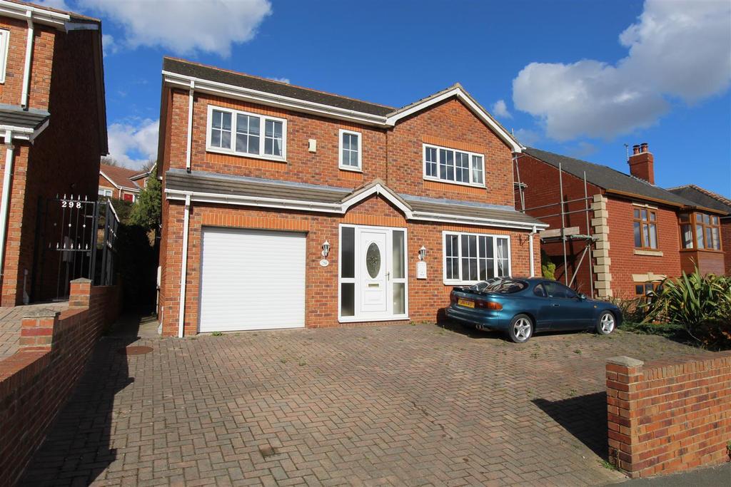 New Road, Staincross, Barnsley, S75 6GP 4 bed detached house £320,000