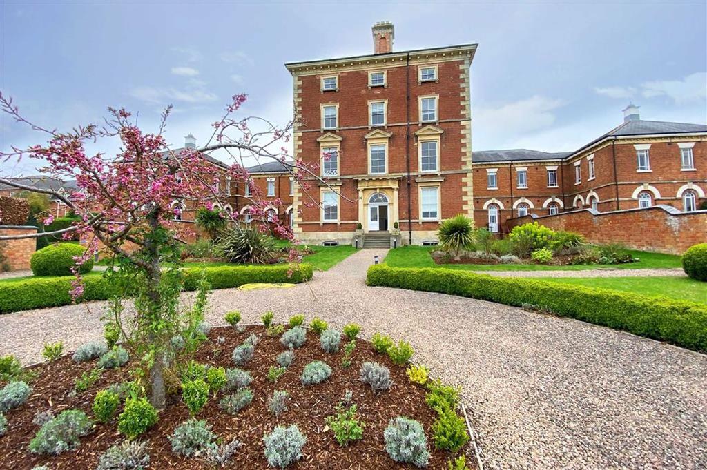 Barrington Grange, Worcester 3 bed apartment £225,000