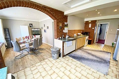 46 Tudor Way, Worcester, WR2 5QU