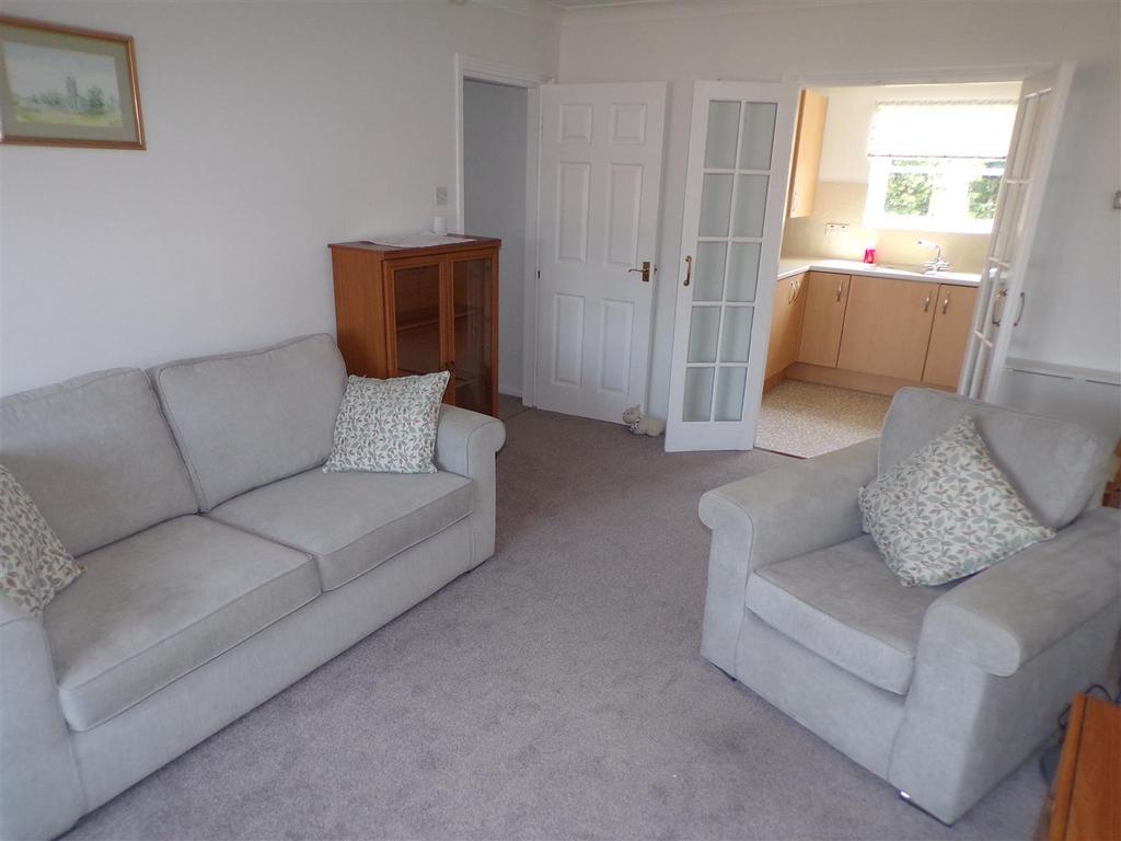 Lounge/Diner through to Kitchen
