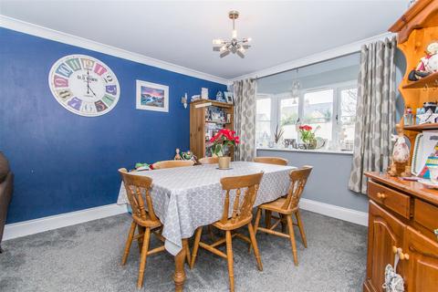 1 Chapel Close, Yeoford, Crediton, EX17 5BL
