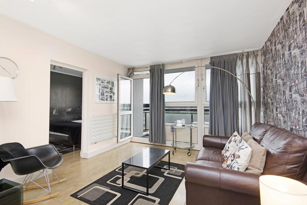 Ethelburga Tower, SW11 1 bed flat £1,250 pcm (£288 pw)