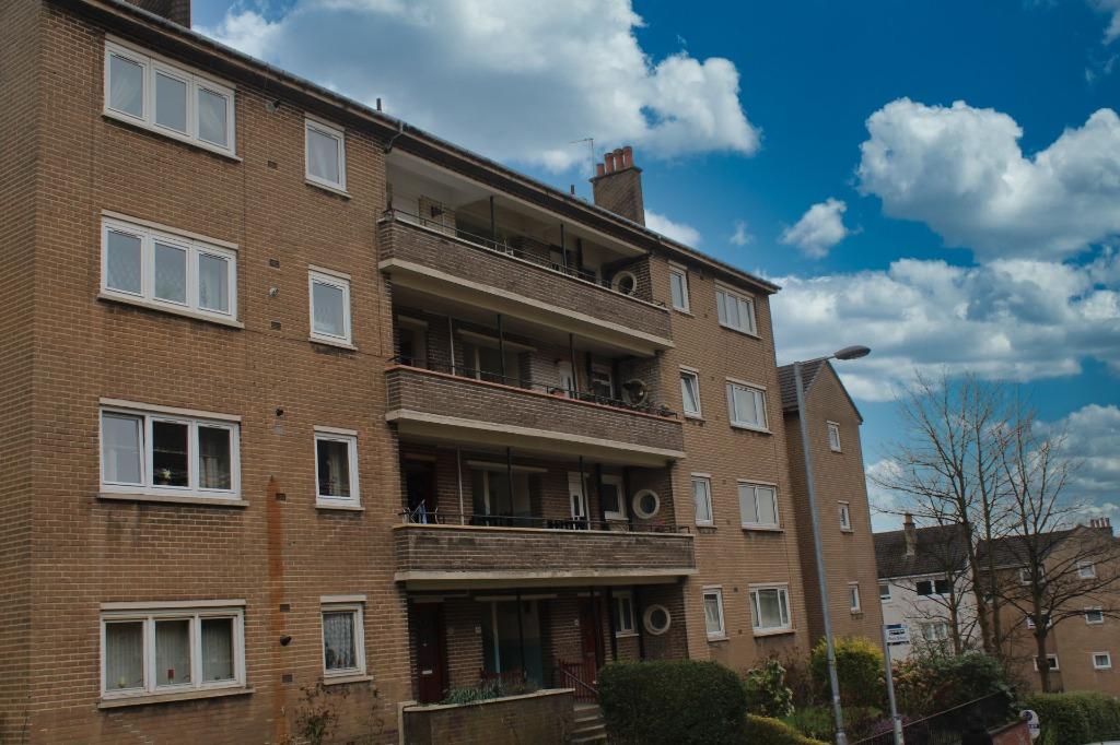 Thornwood Drive, Flat 3/1, Thornwood, Glasgow, G11 7UG 3 bed flat £