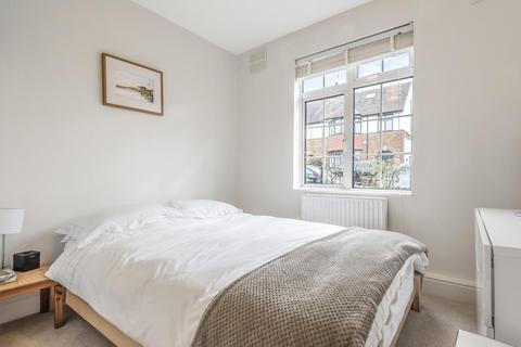 124 Tilehurst Road, London, SW18 3EY