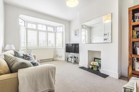 124 Tilehurst Road, London, SW18 3EY