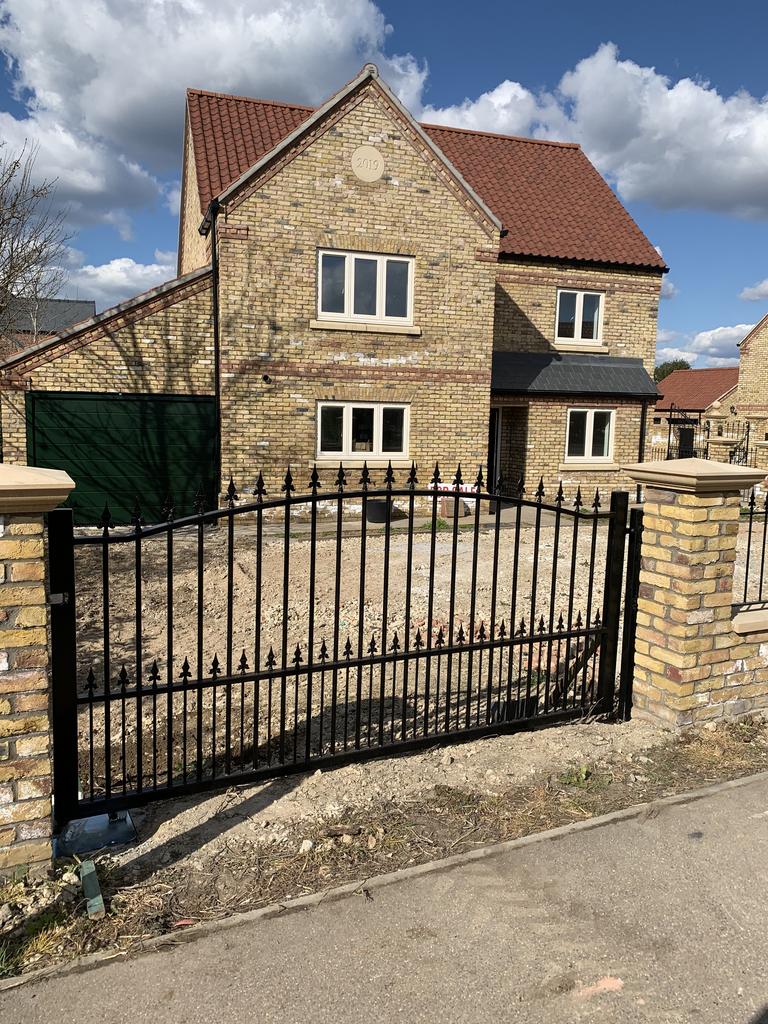 Mildenhall Road Fordham, Ely, CB7 5 bed detached house £665,000