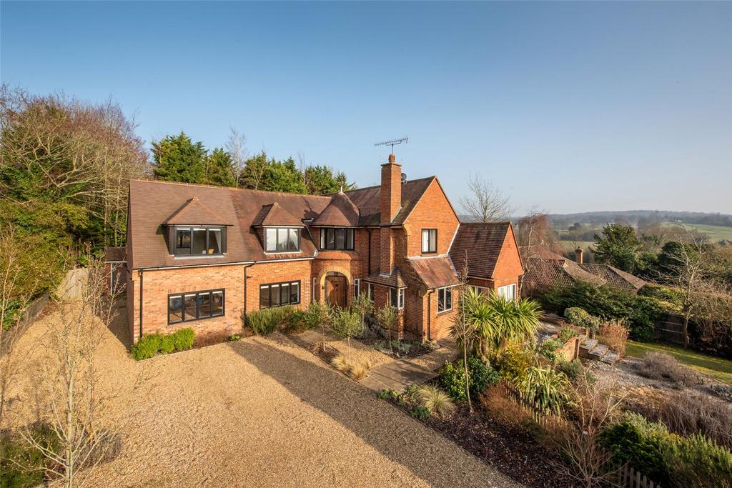 Yarm Way, Leatherhead, Surrey, KT22 5 bed detached house £1,500,000