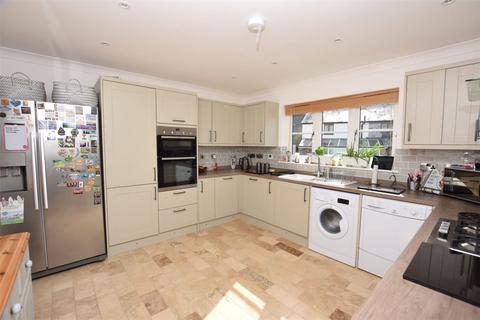 5 Bay Tree Mews, Stratton, Bude, EX23 9FD