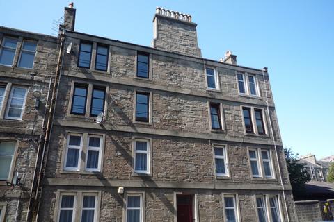 2 bedroom flat to rent, Baldovan Terrace, Baxter Park, Dundee, DD4