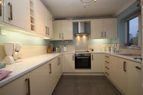 17 Cotman Road, Clacton-on-sea, CO16 8YP