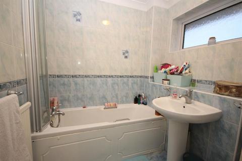 17 Cotman Road, Clacton-on-sea, CO16 8YP
