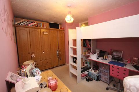 17 Cotman Road, Clacton-on-sea, CO16 8YP