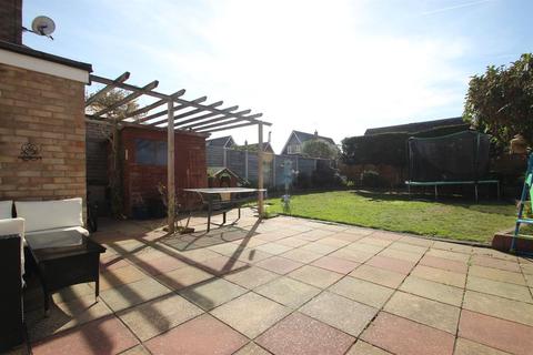 17 Cotman Road, Clacton-on-sea, CO16 8YP