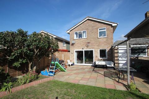 17 Cotman Road, Clacton-on-sea, CO16 8YP