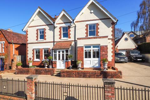Strathavon Botley Road, Bishops Waltham, Southampton, SO32 1DQ