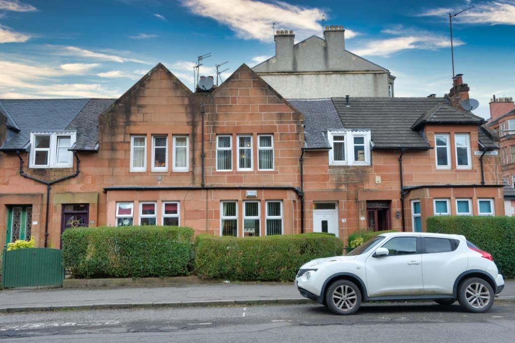 Tantallon Road, Shawlands, Glasgow, G41 3BX 3 bed terraced house £270,000