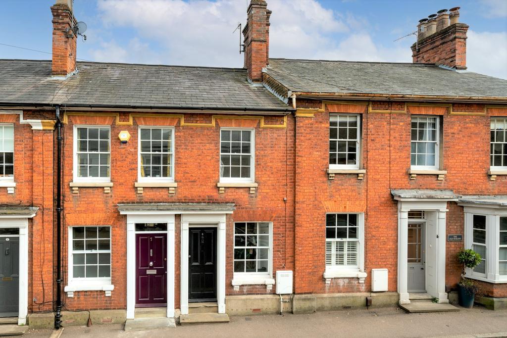 Ravens Lane, Berkhamsted HP4 3 bed terraced house £625,000
