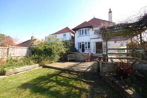 45 Downs Park, Herne Bay, CT6 6BZ