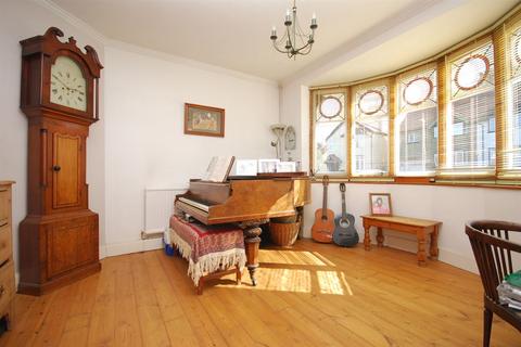 45 Downs Park, Herne Bay, CT6 6BZ