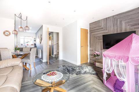 18 Boldison Close, Aylesbury, HP19 8JL