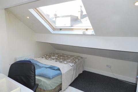 13 Glossop Street, Leeds, LS6 2LE