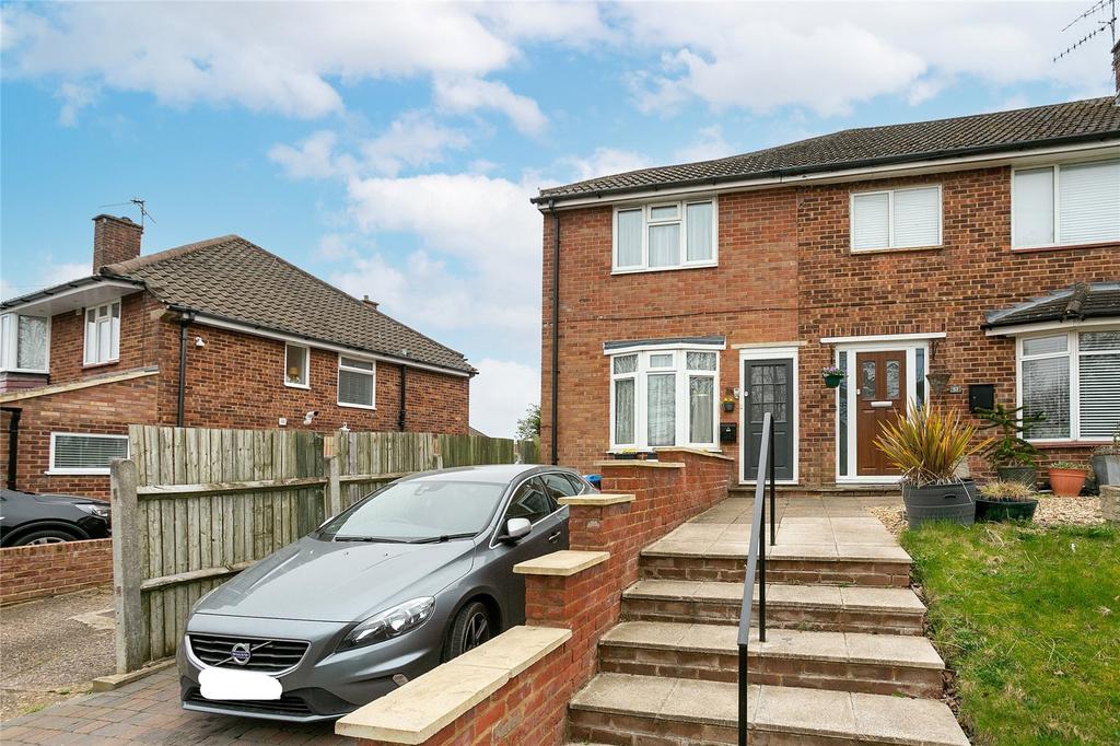 Warners End Road, Hemel Hempstead, Hertfordshire, HP1 2 bed end of