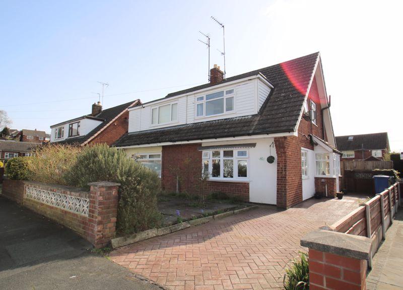 Yew Tree Drive, Bredbury 3 bed semidetached house £250,000