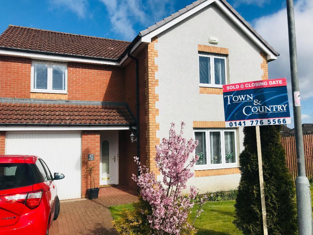 Loch Road, Stepps, Glasgow, G33 6FJ 4 bed detached villa £295,000