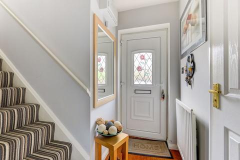 33 Cloverfields, Horley, RH6 9EY