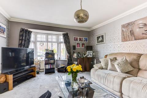 33 Cloverfields, Horley, RH6 9EY