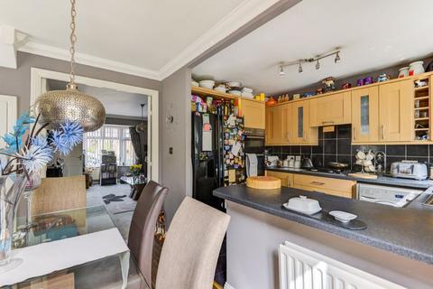 33 Cloverfields, Horley, RH6 9EY