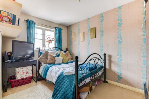 33 Cloverfields, Horley, RH6 9EY