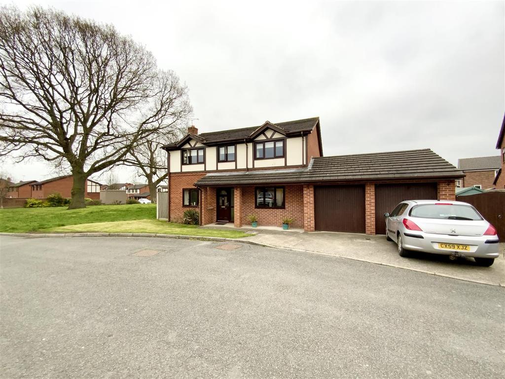 Meadowbrook Close, Cross Lanes, Wrexham 4 bed detached house £330,000