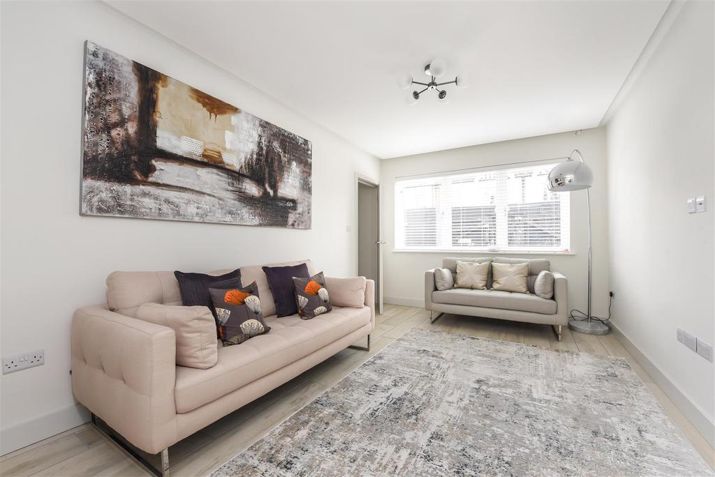 Fifth Cross Road, Twickenham 4 bed semidetached house £899,950