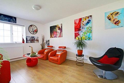 5b Myrtle Green, Hemel Hempstead, HP1 2NF