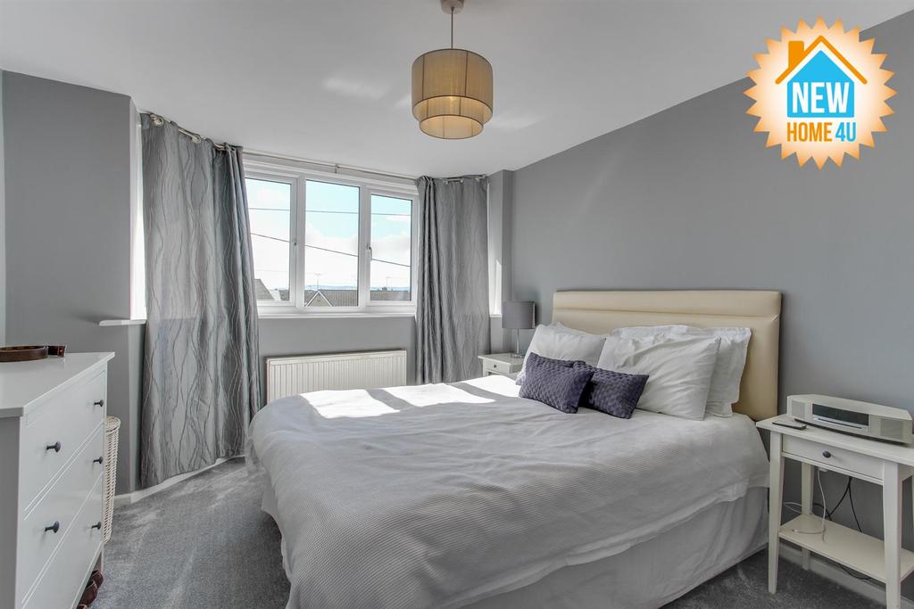 Main bedroom: