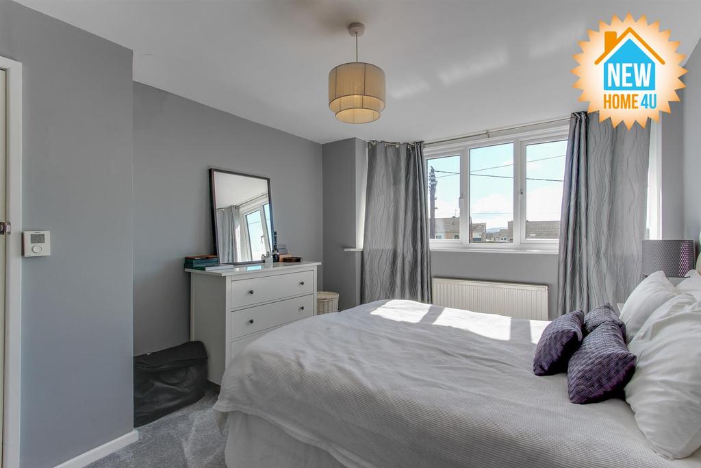 Main bedroom: